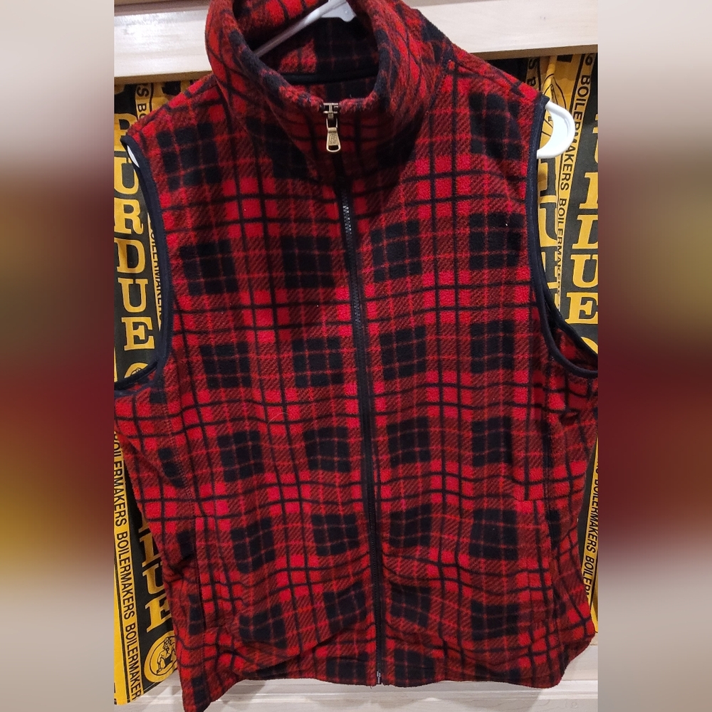 Chaps buffalo plaid fleece vest